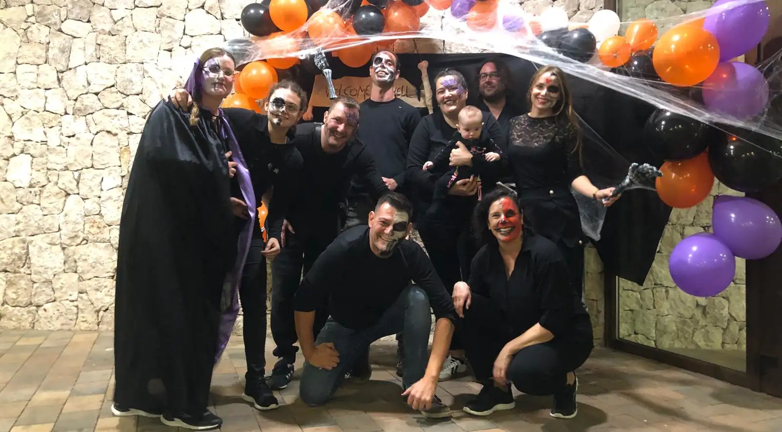 Comisión de Festes de Marxuquera el día de Halloween Imagen de la Comisión de Fiestas de Marxuquera disfrazados por Halloween