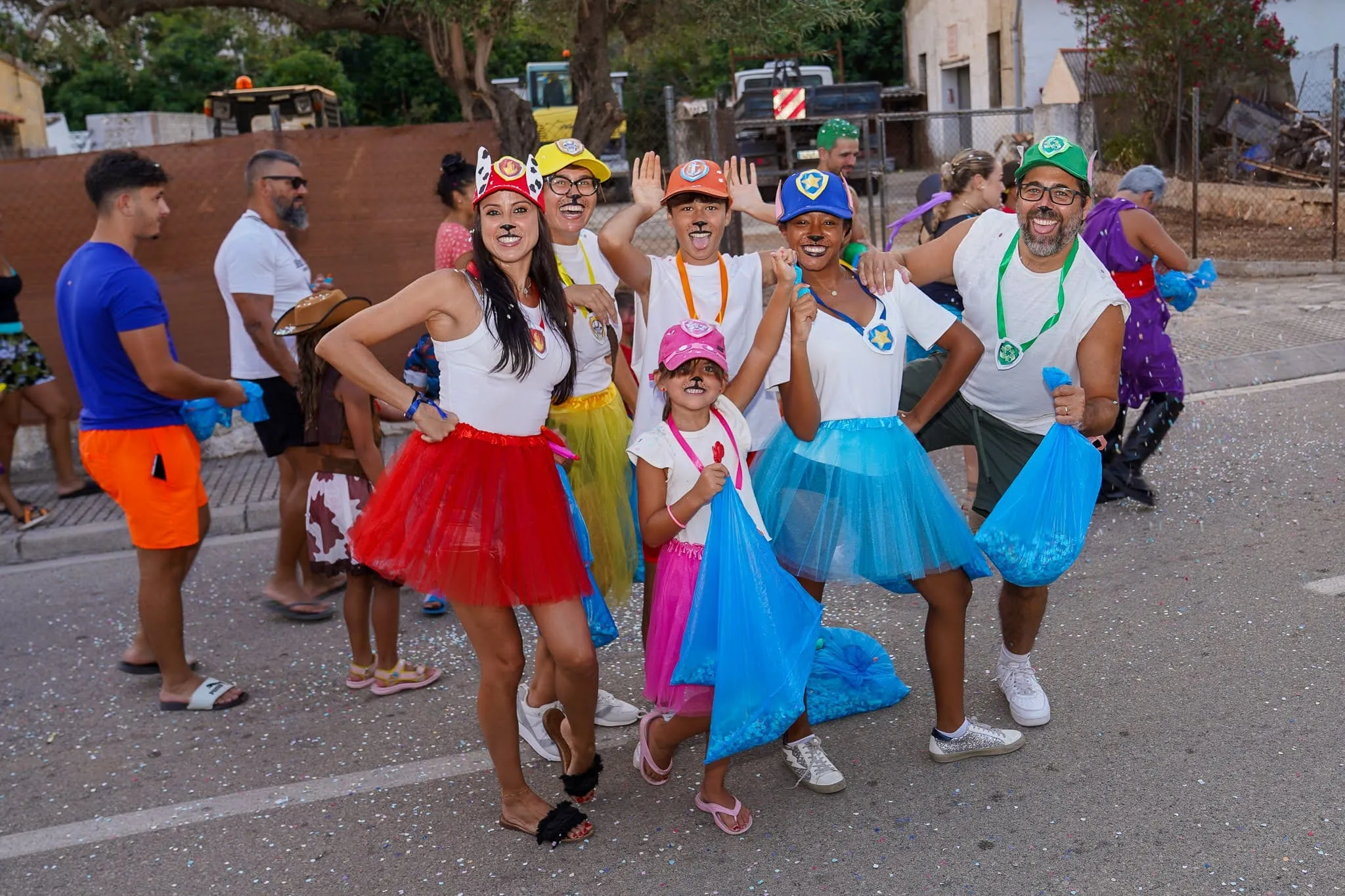 disfraces-grupo-colorido-marxuquera-2025