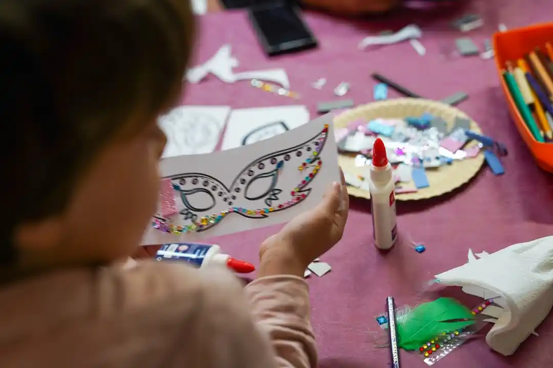 Actividades infantiles con máscaras durante los Carnavales 2025 en Marxuquera